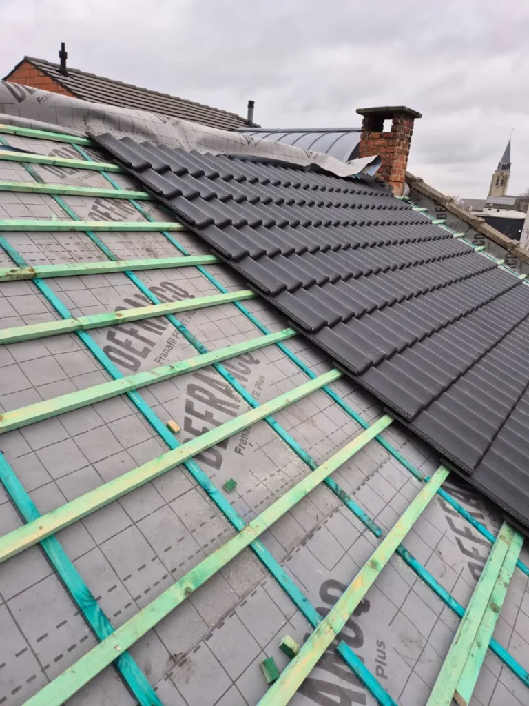 Toiture en cours de rénovation à Bruxelles